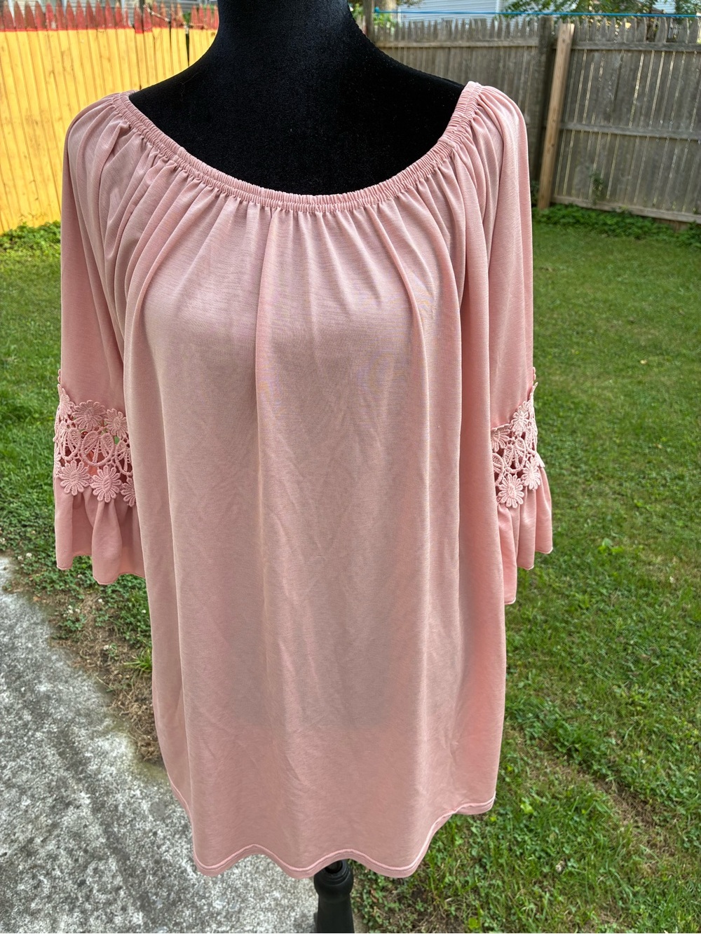 WinWin Blush Pink Off-Shoulder Crochet Sleeve Tunic size L/XL, runs large